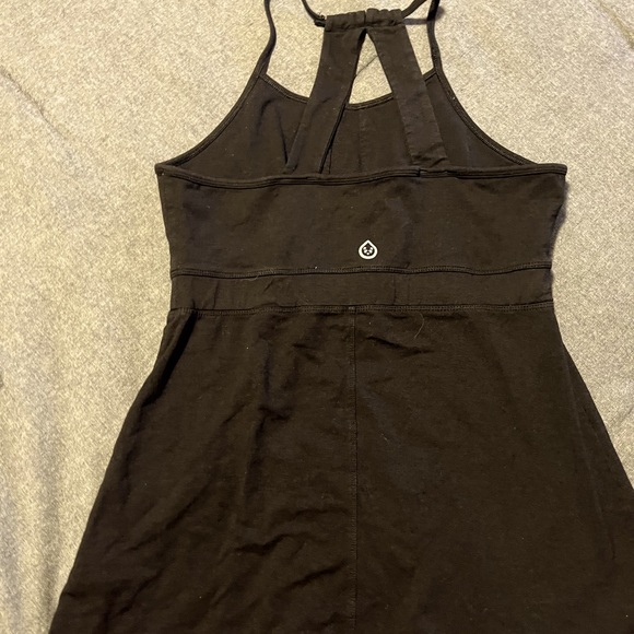 Black tank top - Picture 2 of 4